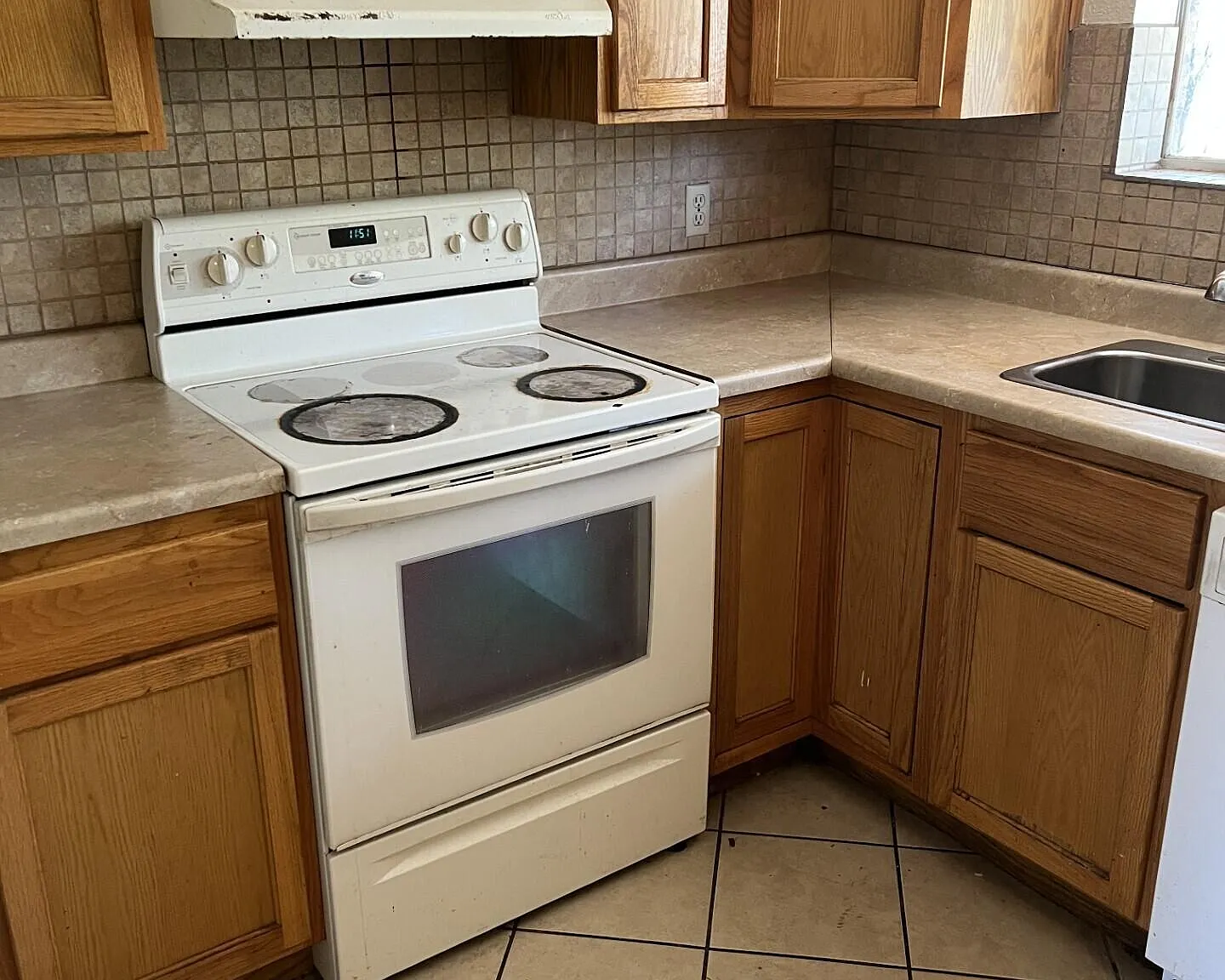 2 bed, 1.0 bath, 860 sqft, $1,250 — Photo 2