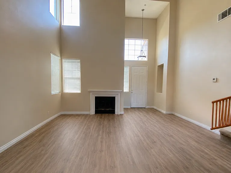 4716 Driftwood Way — Photo 3