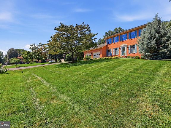 4th image of 8106 Laurel Ridge Rd