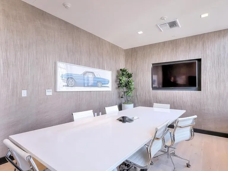 1050 S Grand Ave #810 — Photo 23