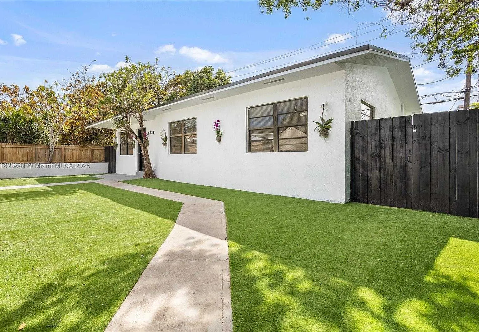 3 bed, $3,850 — Photo 1