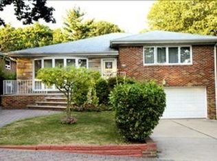 259 Forest Rd, Fort Lee, NJ 07024