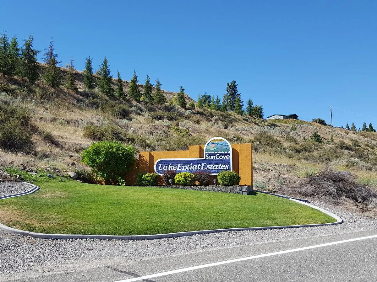 Community Entrance - 245 E Entiat Dr