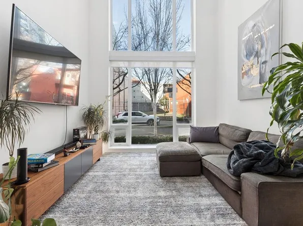 1106 Hornby St, Vancouver, BC V6Z 1V8
