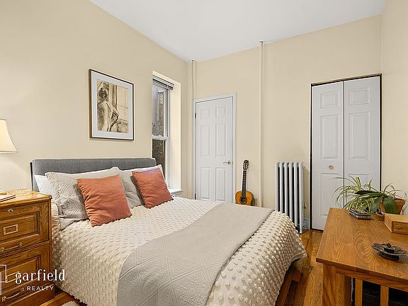 5th image of 279 1st St APT 1B