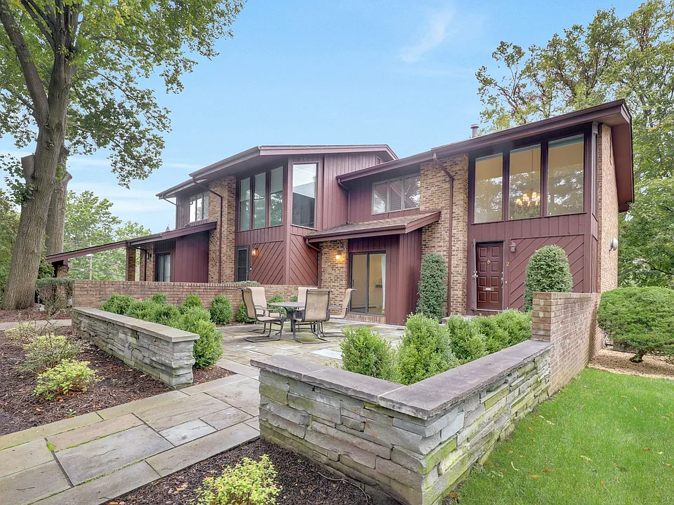 109 E Palisade Ave #2