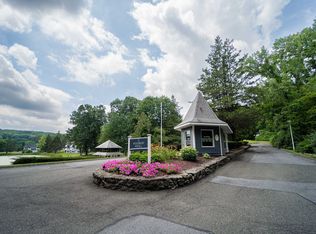 Woodbury Knoll, Woodbury, CT 06798