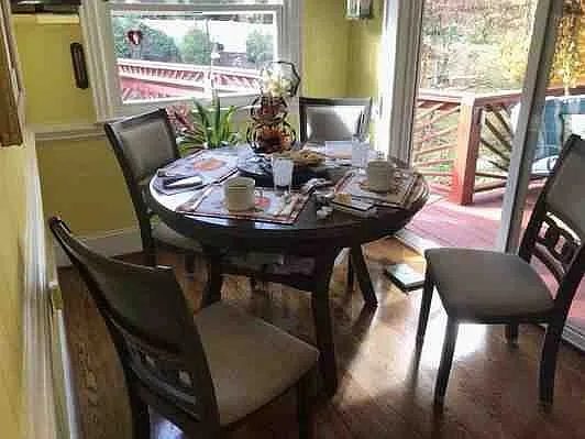 Breakfast nook