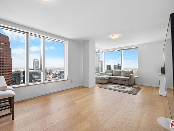 5th image of 889 Francisco St Unit 3603