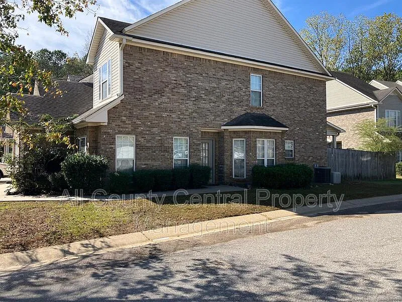 3 bed, 2.5 bath, 1709 sqft, $2,195 — Photo 3