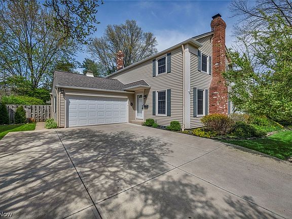 2nd image of 23066 Stoneybrook Dr