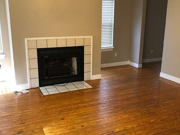 2nd image of 106 W Watson St