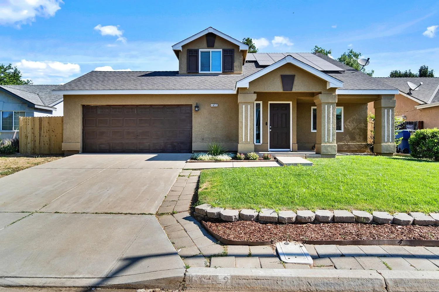 4652 W Griffith Way photo 1