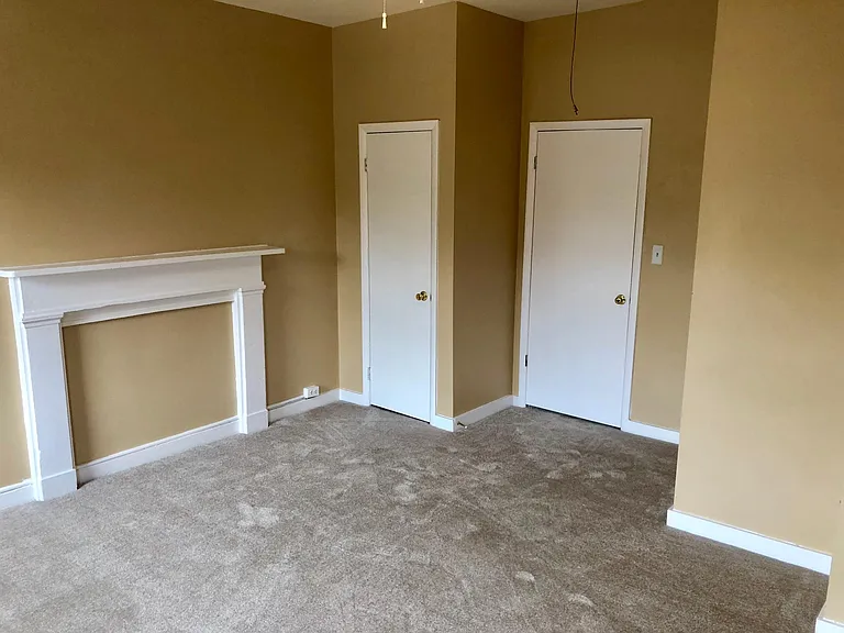 709 S Broadway — Photo 10