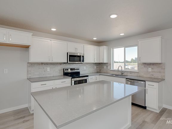 3rd image of 19347 Susquehanna Way