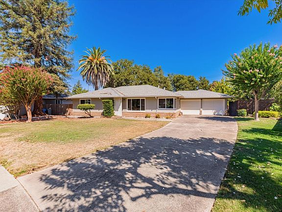 5th image of 8140 Oak Ct