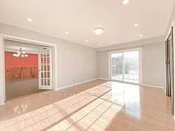 11951 Yonge St — Photo 20
