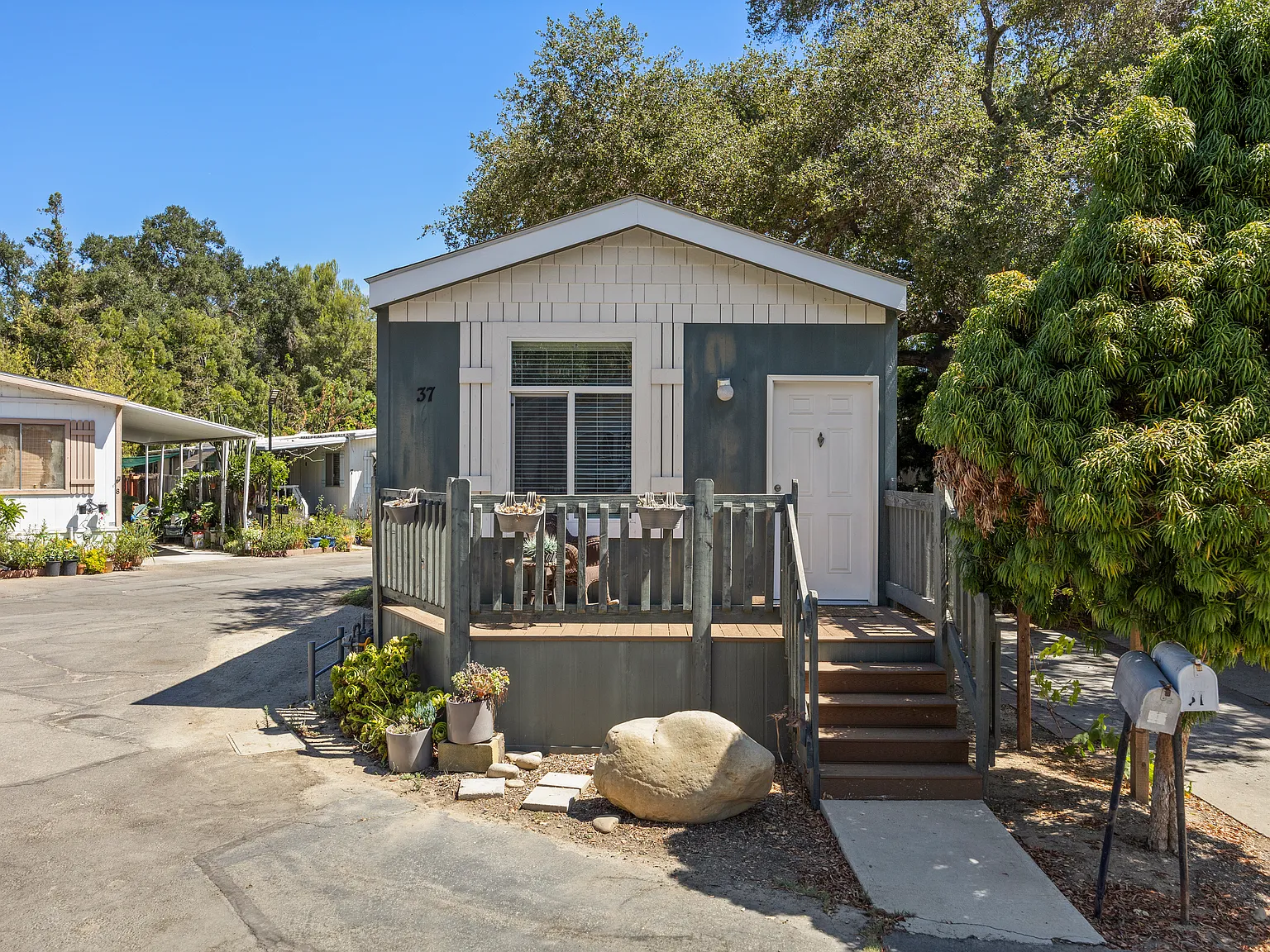 25 Burnham Rd — Photo 2