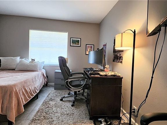 4th image of 475 SE 8th Street #216