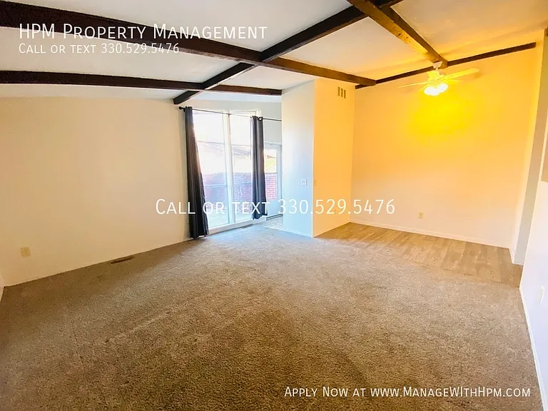 511 Wrexham Ave SW — Photo 3