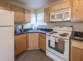 701 W Leona St #E2, Dilley, TX 78017