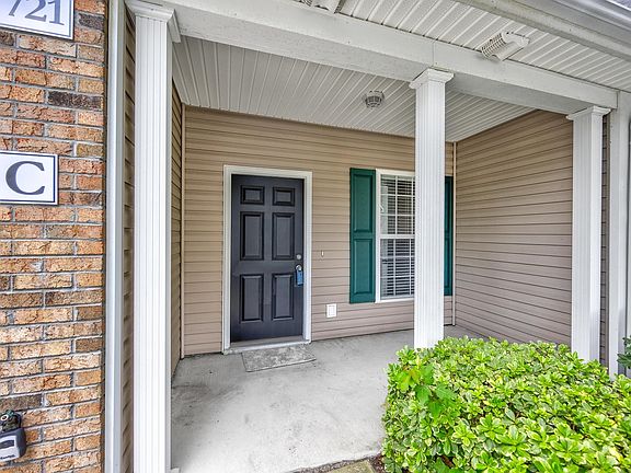 3rd image of 721 Painted Bunting Dr. #C