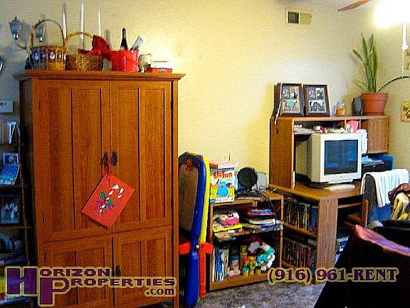 5th image of 9155 Tuolumne Dr