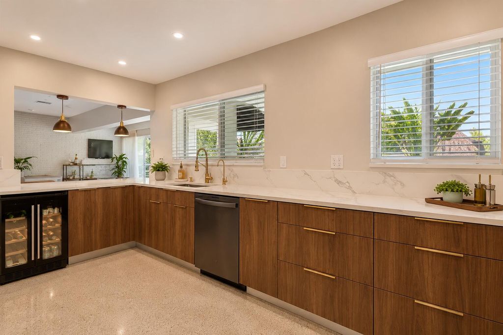 431 SE 5th Avenue, photo 6