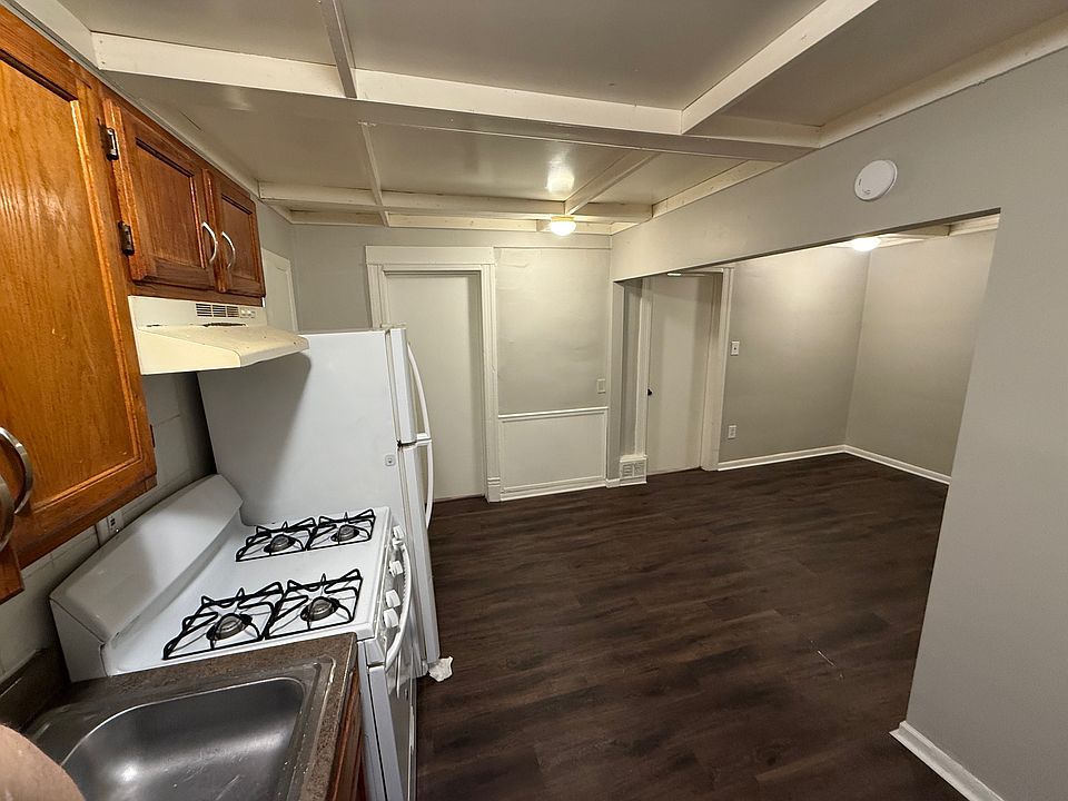 1st image of 2100 York St APT 1R