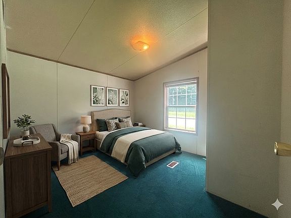 5th image of 5 Spruce Ln