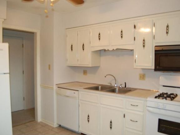 3rd image of 534 Aragona Dr