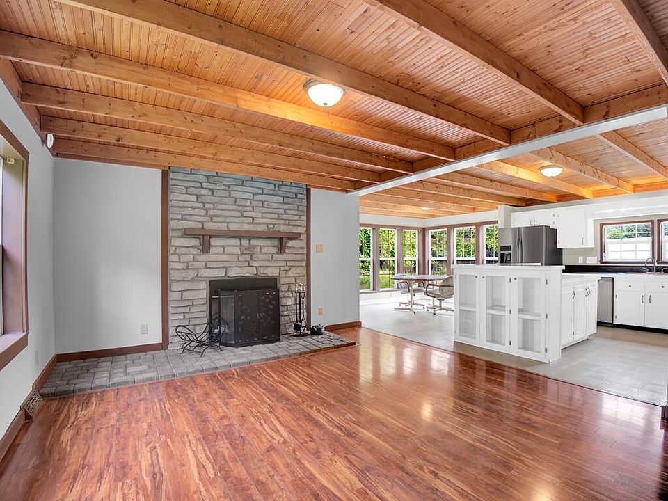 1st image of 429 West Evergreen DRIVE