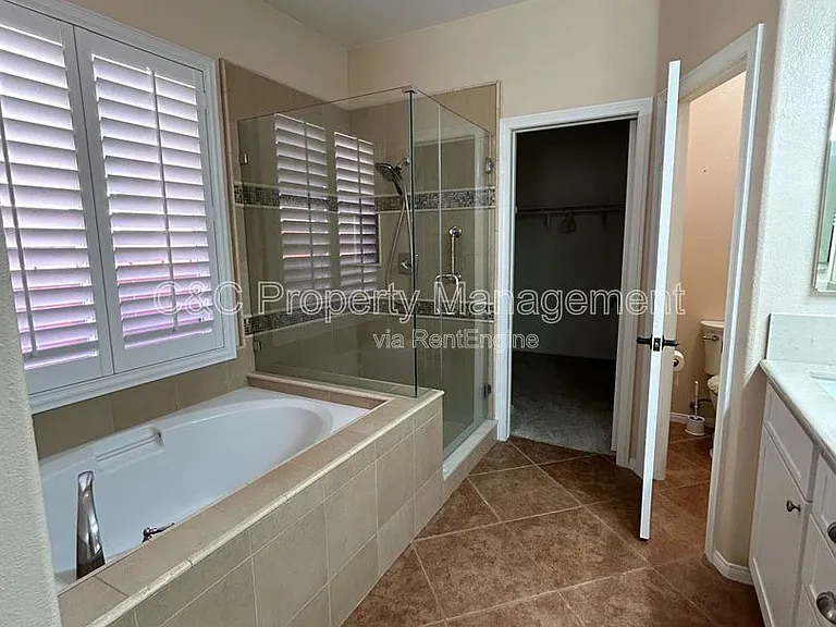 30934 Crystalaire Dr — Photo 14