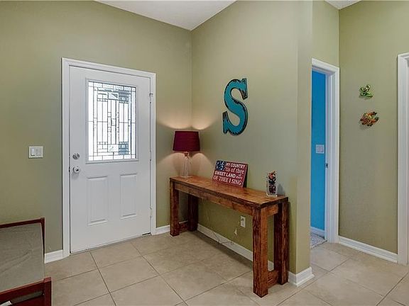 2nd image of 425 Rock Springs Cir