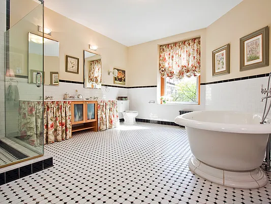 Sold by Sotheby's International Realty | media 2