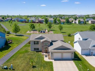 1897 Orchid Dr NE, Sauk Rapids, MN 56379
