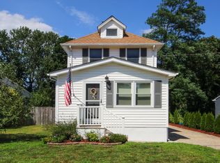 73 Park Ave, Belford, NJ 07718