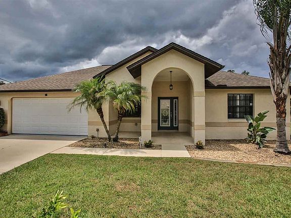 3rd image of 18 Fairchild Ln