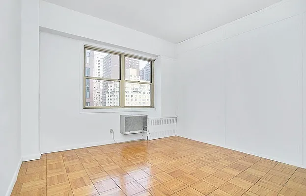 Rented by Estate Realty Management | media 14