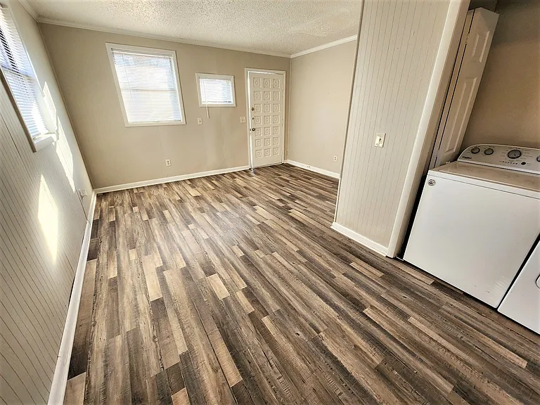 1409 Douglas Ave #A — Photo 11