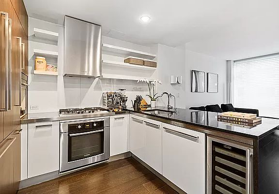 2nd image of 133 W 22nd St APT 4J