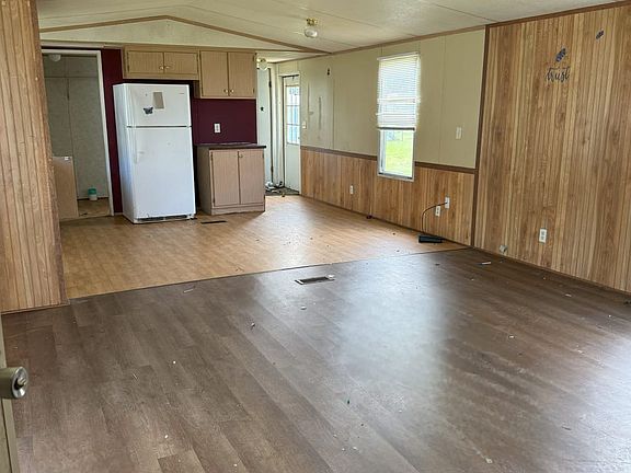 3rd image of 3410 Creek Side