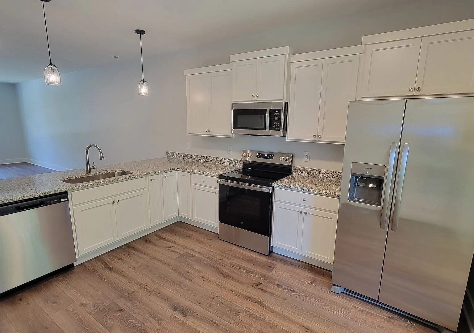 September Rent Special! Brand New 3 Bed, 2 Bath Duplex Available Near Downtown Greenville — Photo 4