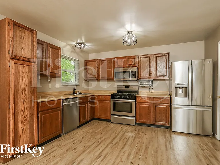 307 W Sunny Hill Blvd — Photo 6