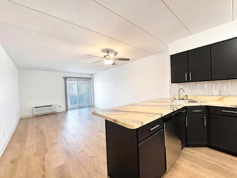 5 Linden St #2H — Photo 6