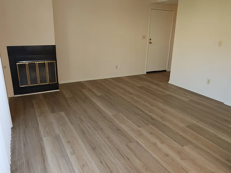 10753 Lawler St #6 — Photo 4