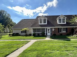 6615 Henschen Cir, Westerville, OH 43082