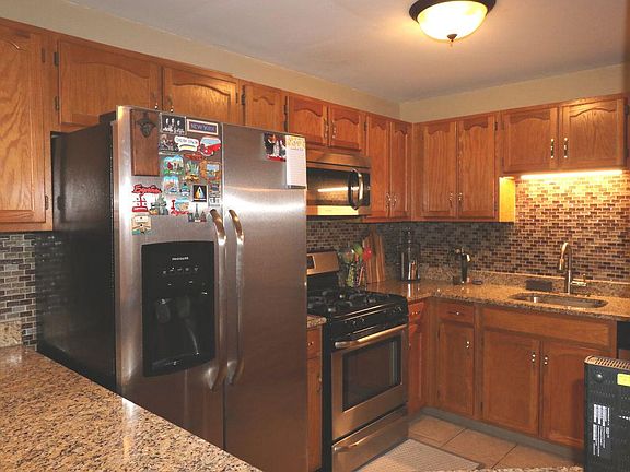 2nd image of 1810 Fox Run Dr Unit B