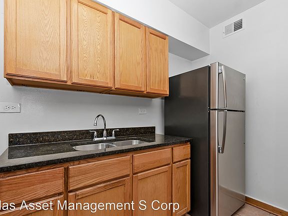 3rd image of 6005 S Whipple St #7073030