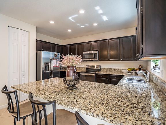4th image of 6946 Halton Park Ln